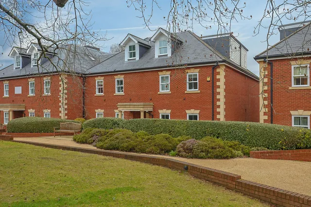 7 West Hill Place West Hill, Oxted RH8 9BU