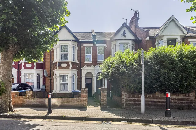 St. Johns Avenue, London, NW10 4EJ