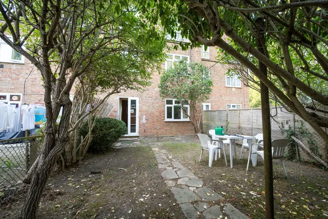 Frensham Drive, London, SW15 3EE
