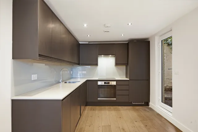 Wickersley Road, London, SW11 5QS