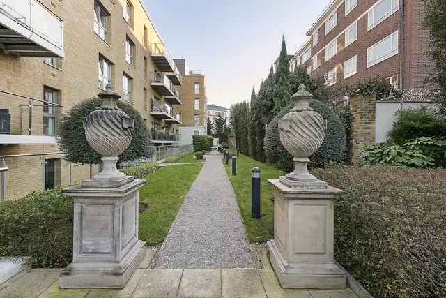 Oakhill Road, London, SW15 2FJ