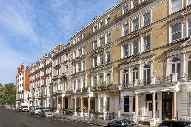 De Vere Gardens, London, W8 5AR