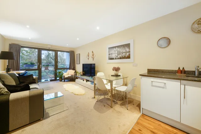 Gwynne Road, London, SW11 3GL
