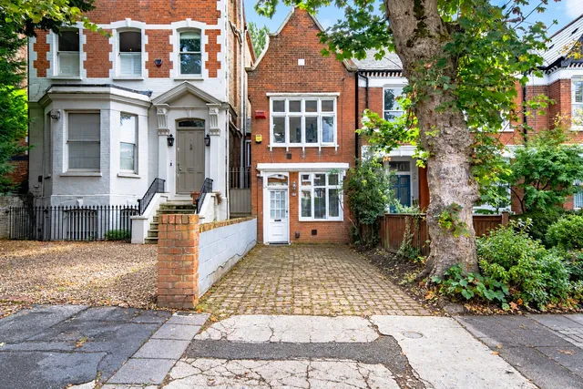 The Coach House, Trouville Road, London, SW4 8QL