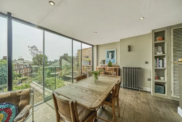 Prince of Wales Drive, London, SW11 4SF