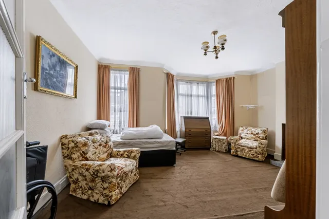 Langthorne Street, London, SW6 6JT