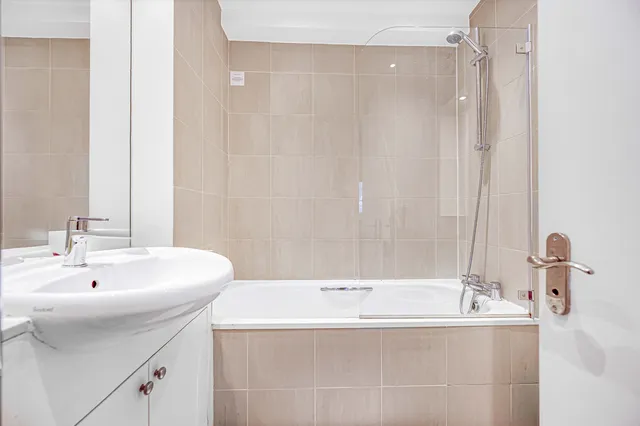 Nell Gwynn House, Sloane Avenue, London, SW3 3AY