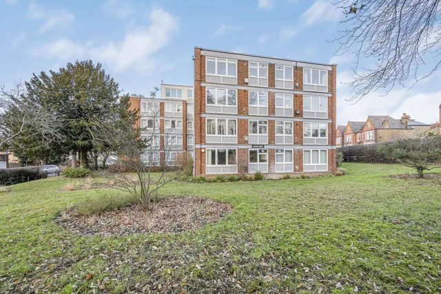 Javelin Court, Streatham Common North, London, SW16 3HL