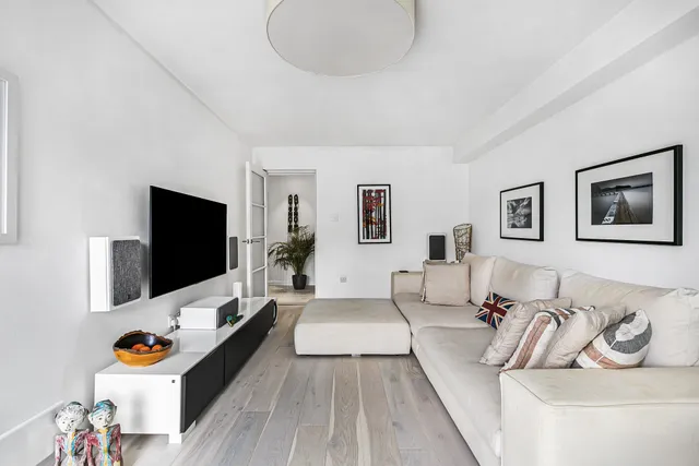 Bedford Hill, London, SW12 9HN