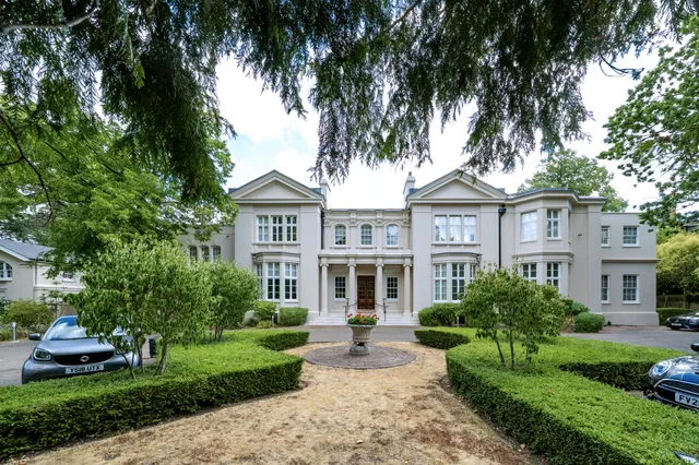 Fairlawn, Wimbledon Park Side, London, SW19 5LR
