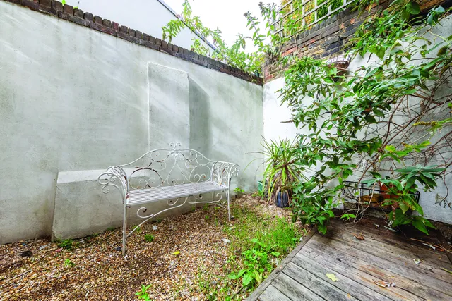 Stafford Mansions, Albert Bridge Road, London, SW11 4QG