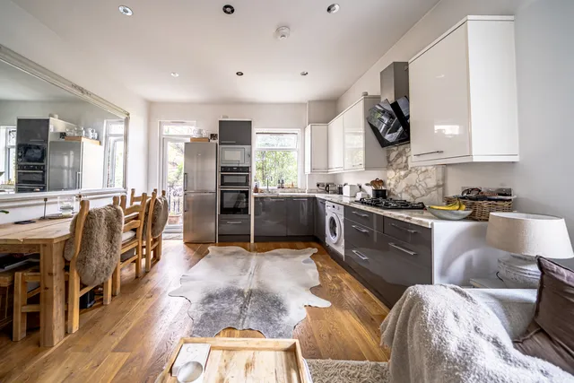 Pavilion Terrace, Wood Lane, London, W12 0HT