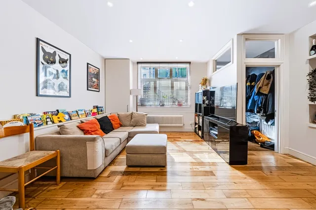Flat D, East Dulwich Grove, London, SE22 8TW