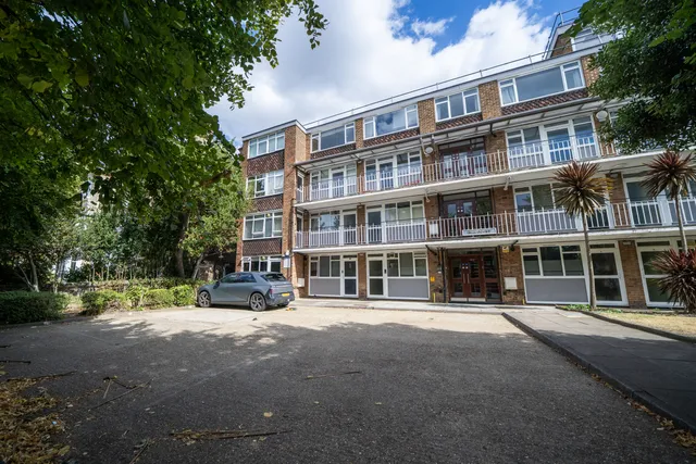 Hill Court, Putney Hill, London, SW15 6BB