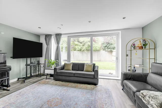 Reservoir Way, London, NW10 3AY