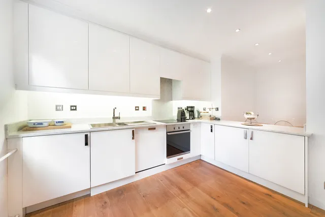 Cranmer Court, Whiteheads Grove, London, SW3 3HG
