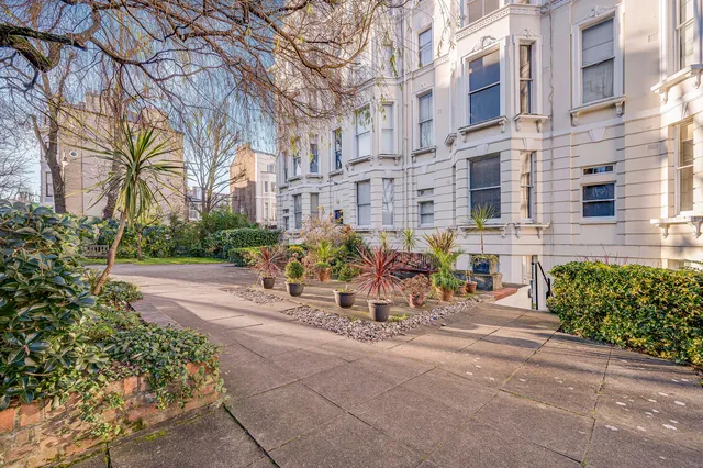 Pinehurst Court, Colville Gardens, London, W11 2BH