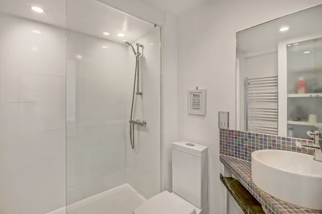 Nell Gwynn House, Sloane Avenue, London, SW3 3BH