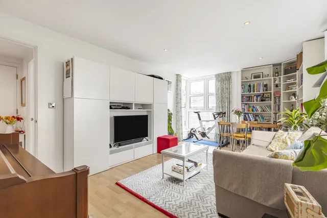 Upper Richmond Road, London, SW15 2SR