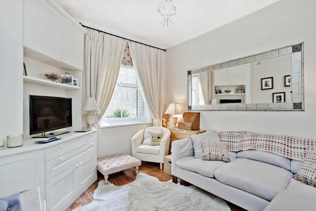 Primrose Mansions, Prince of Wales Drive, London, SW11 4EF