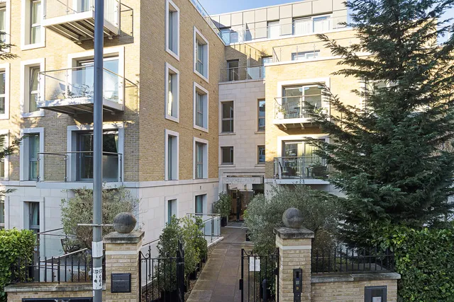 Oakhill Road, London, SW15 2FJ