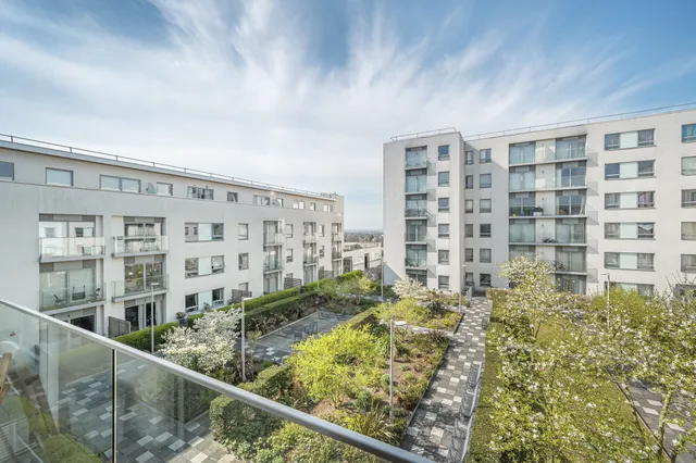 Derry Court, Streatham High Road, London, SW16 6AU