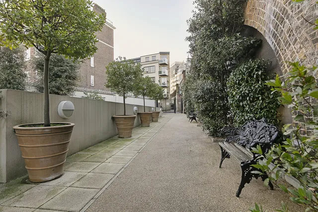 Oakhill Road, London, SW15 2FJ