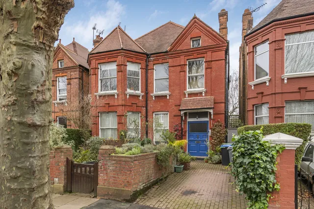 Dartmouth Road, London, NW2 4EX