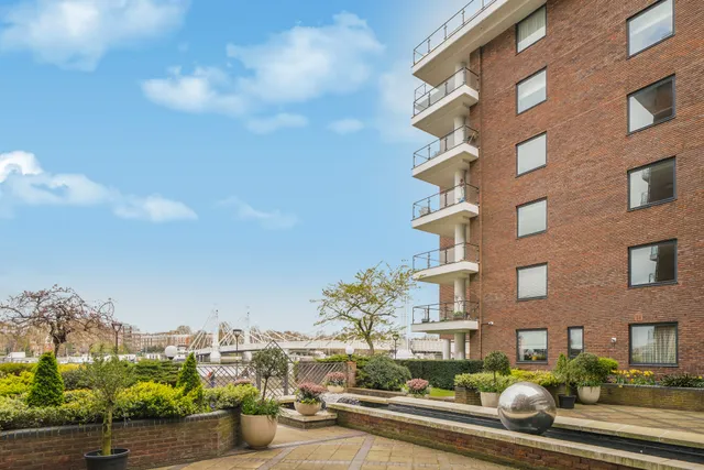 Waterside Point, Anhalt Road, London, SW11 4PD