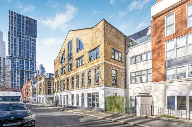 Lawn Lane, London, SW8 1UD