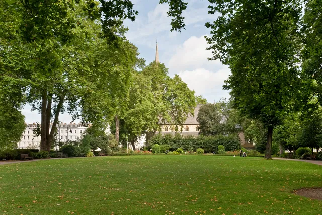 St. George's Square, London, SW1V 3QT