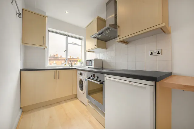 Barton Court, Barons Court Road, London, W14 9EH