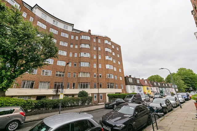 Barton Court, Barons Court Road, London, W14 9EH
