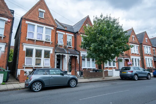 Valley Road, London, SW16 2AB