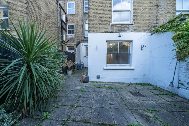 Tremadoc Road, London, SW4 7NF