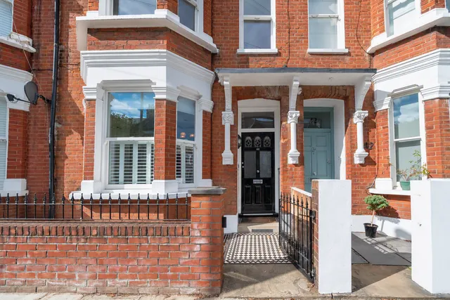 Tregarvon Road, London, SW11 5QE