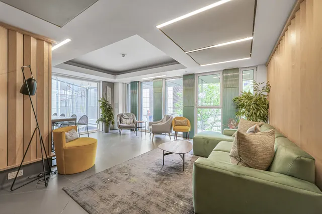 Mapleton Crescent, London, SW18 4GY