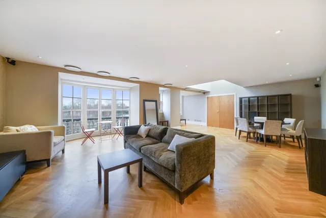 Egerton Place, London, SW3 2EF