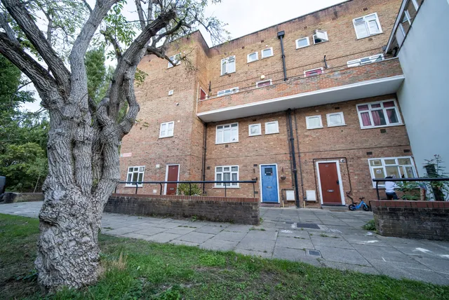 Frensham Drive, London, SW15 3EE