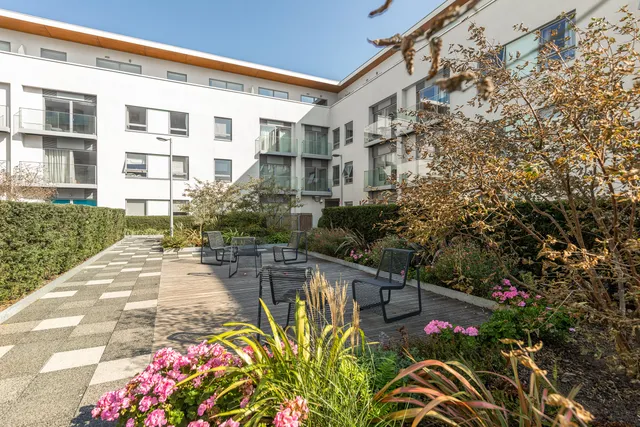 Derry Court, Streatham High Road, London, SW16 6AU