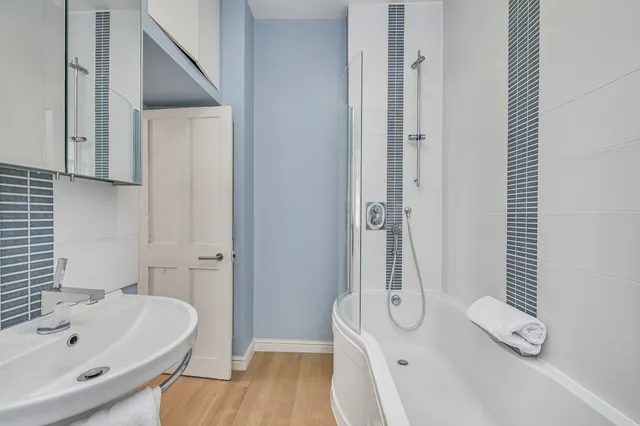 Cecil Mansions, Marius Road, London, SW17 7QN