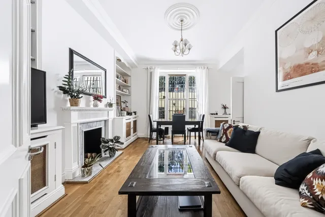 Gloucester Terrace, London, W2 6HR