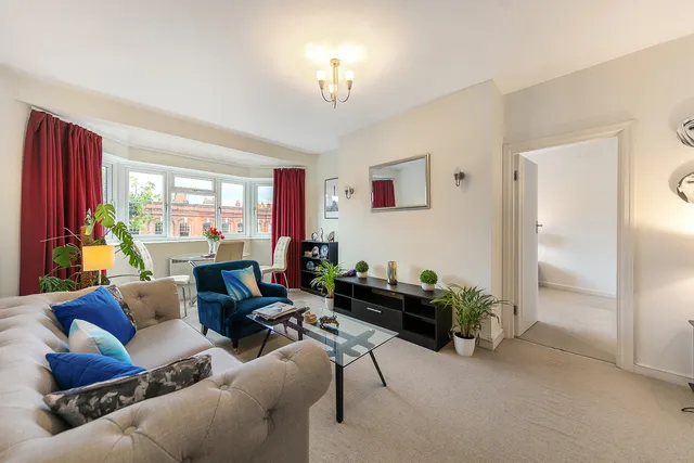 Barton Court, Barons Court Road, London, W14 9EH