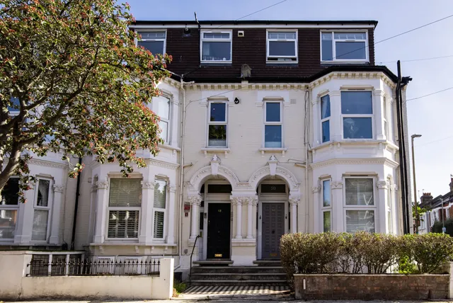 Ravenslea Road, London, SW12 8RX