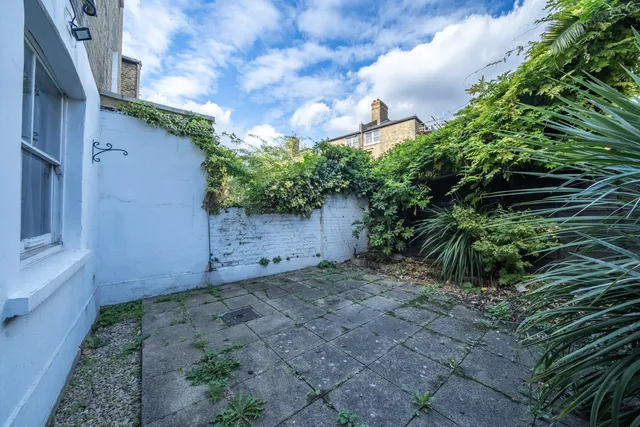 Tremadoc Road, London, SW4 7NF
