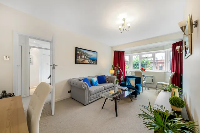 Barton Court, Barons Court Road, London, W14 9EH
