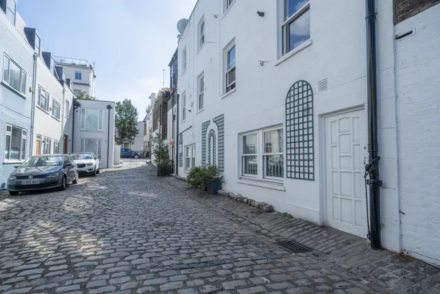 Gloucester Terrace, London, W2 6HR