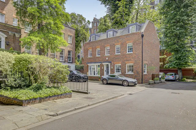 Somerset Square, London, W14 8EE