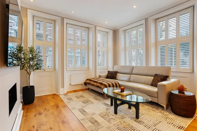 Abingdon Mansions, Abingdon Road, London, W8 6AD