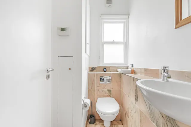 Winchester Street, London, SW1V 4NX